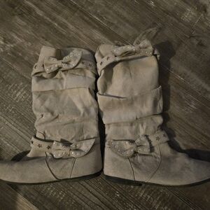 Girls Gray Boots with Bow And Sparkle Star Accents By Piper